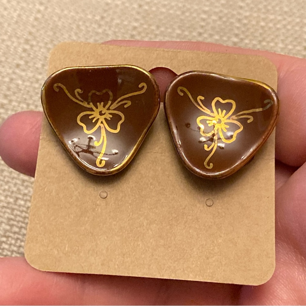 Vintage Shamrock Clover Screw Back Earrings Brown with Gold Paint Concave Boho